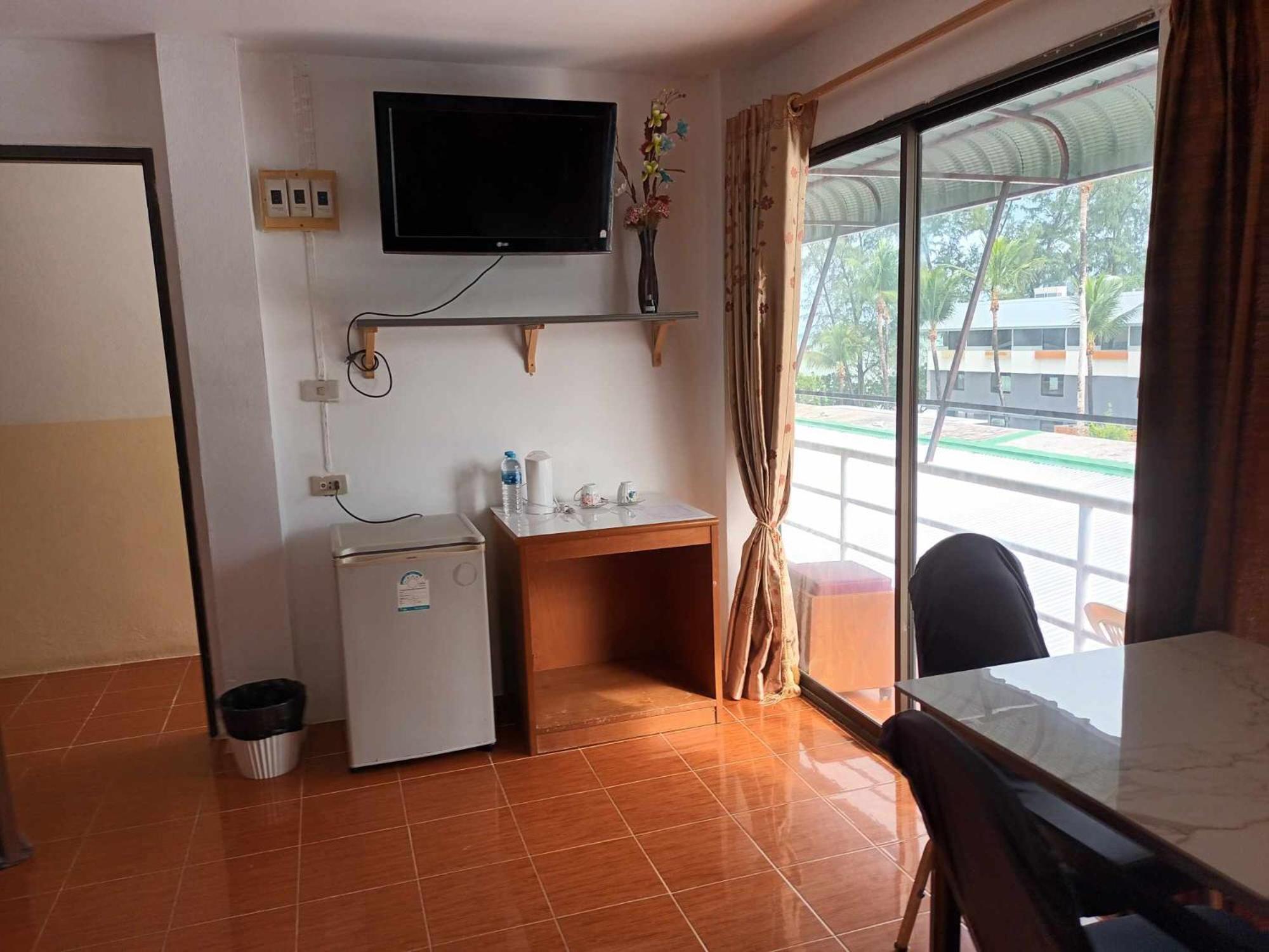 Patong Rose pensión Exterior foto